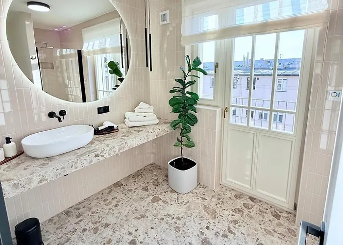 Luxury New Apartment With Balcony Steps From Wenceslas Square