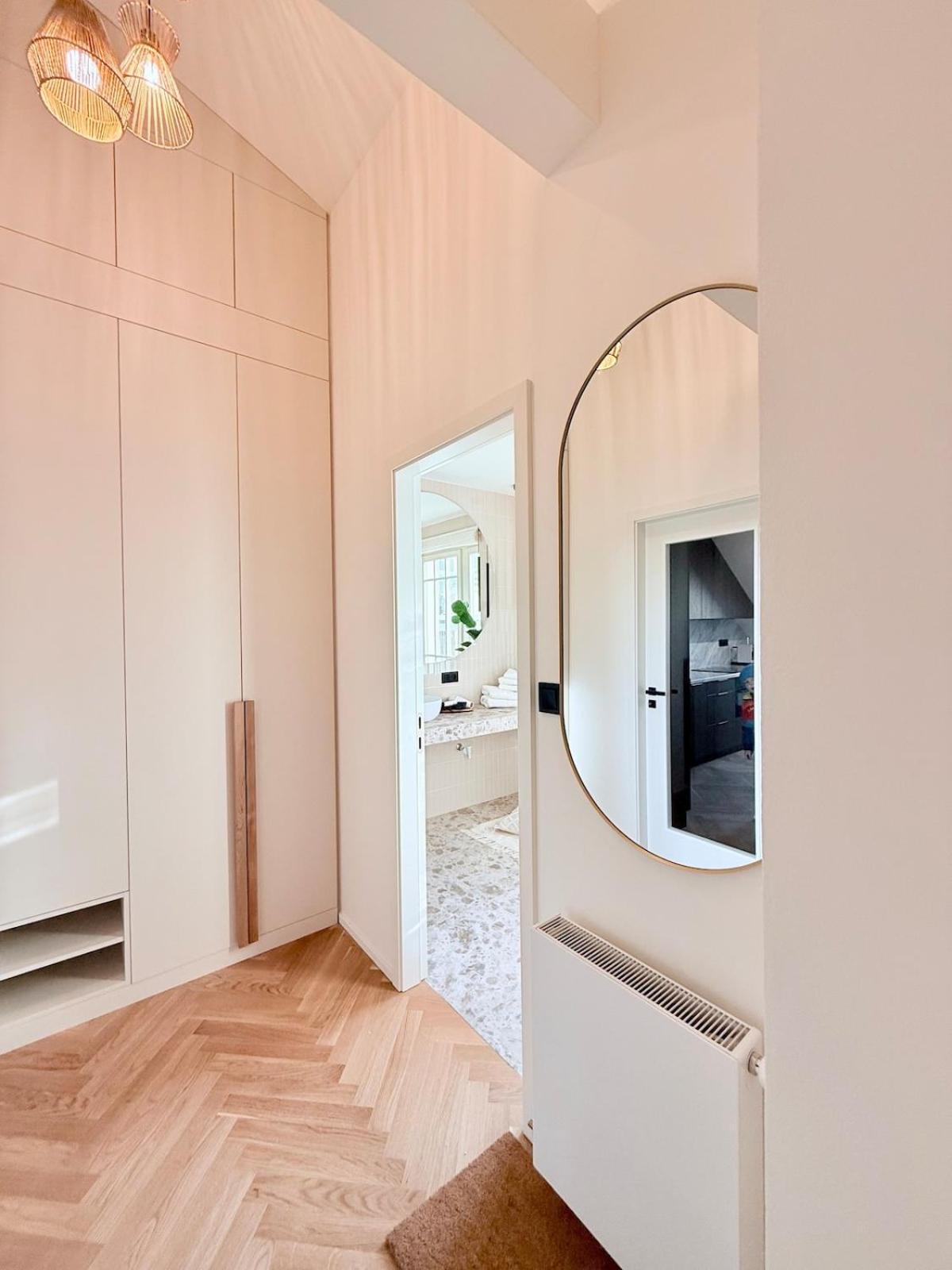 Luxury New With Balcony Steps From Wenceslas Square *