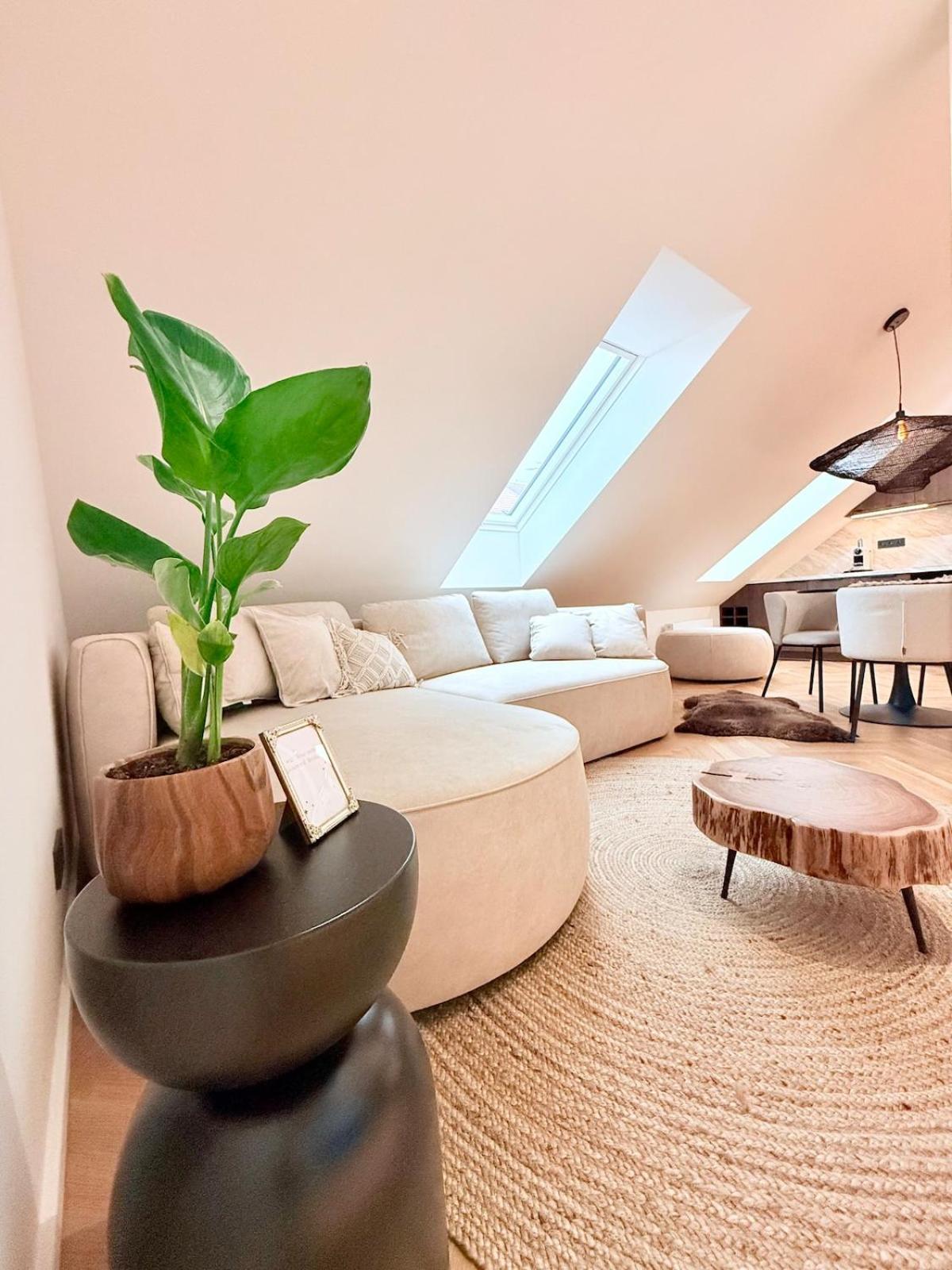 Luxury New With Balcony Steps From Wenceslas Square Appartement Prague